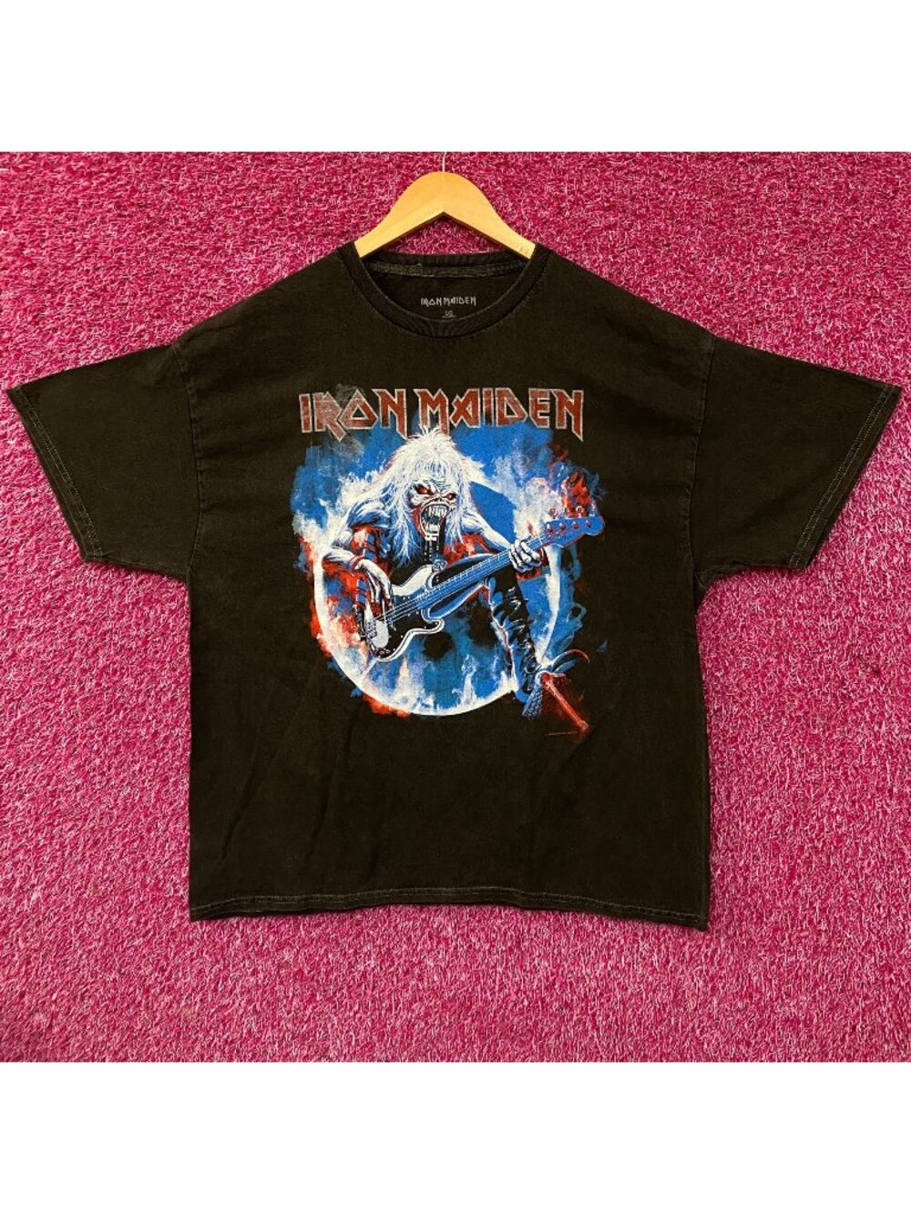 Iron Maiden Eddies Base Rock Tshirt size Large